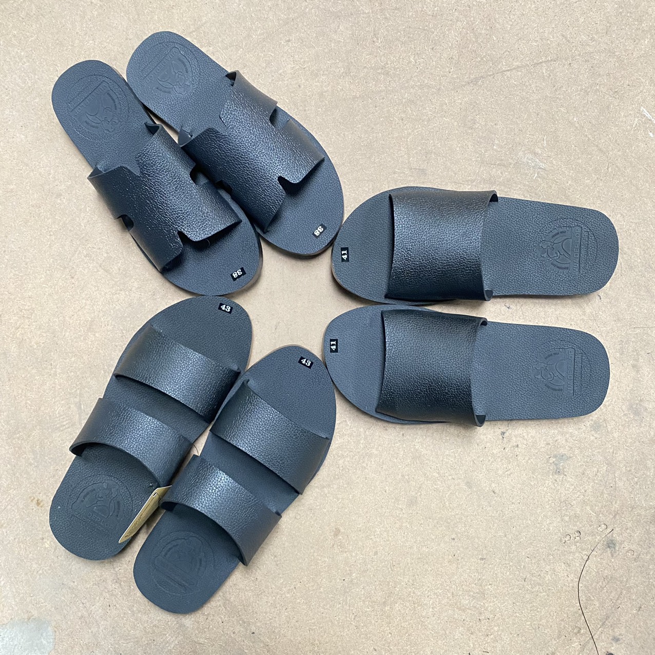 Con đường làm giàu của tỷ phú đứng sau Sea Group - công ty mẹ Shopee và Garena Con đường làm giàu của tỷ phú đứng sau Sea Group - công ty mẹ Shopee và Garena