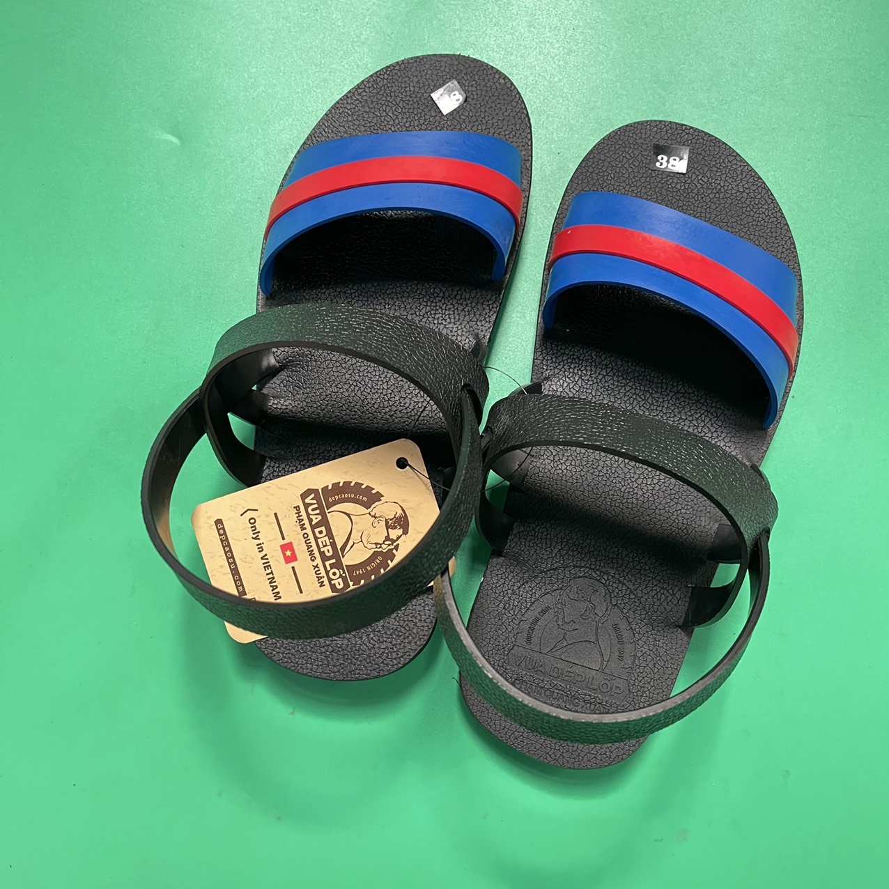 Danh tính tài xế xe Mazda CX-5 hất văng người phụ nữ xuống đường khi cố bám vào cửa