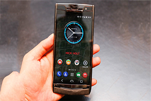 Ảnh thực tế Vertu New Signature Touch