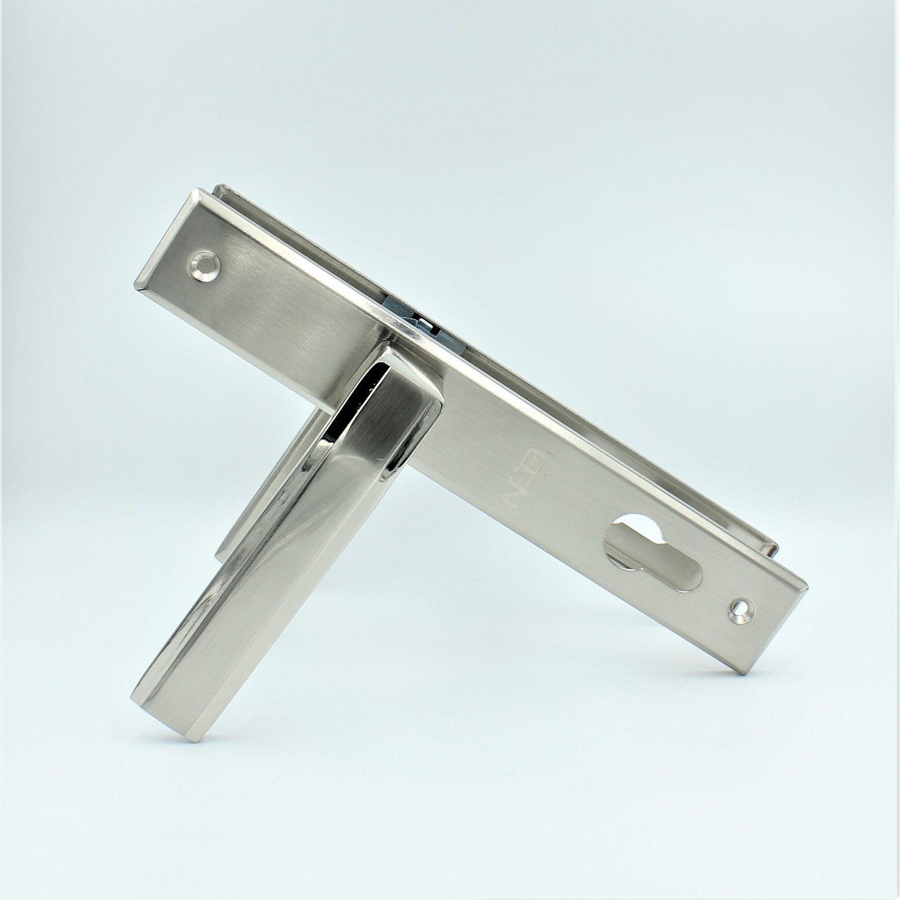 Khóa tay gạt NewNeo DS17-03