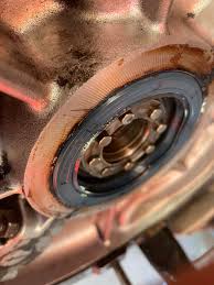 Oil Seal bị bật và dịch chuyển khỏi lỗ lắp