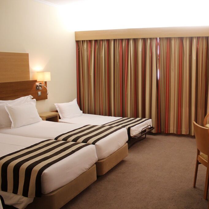 Giường Phụ Khách Sạn Là Gì? Khi Nào Nên Đặt Giường Phụ