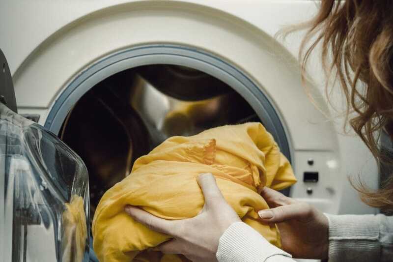 Giặt nhẹ nhàng, nên giặt tay hoặc giặt máy ở chế độ dành cho cotton