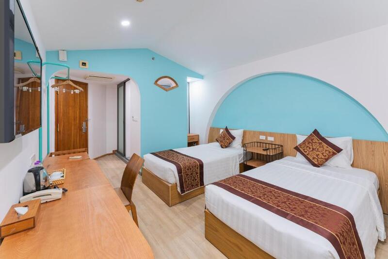 Prime New Hotel dùng tông trắng xanh làm màu chủ đạo