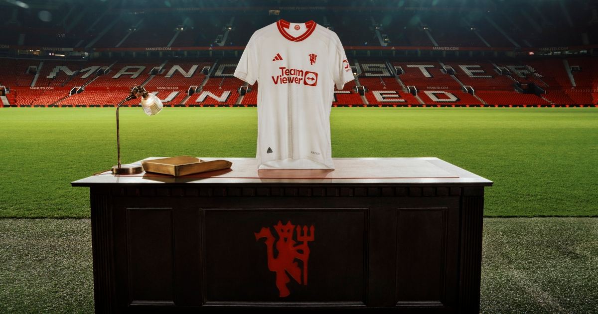 adidas-va-manchester-united-trinh-lang-bo-ao-dau-moi