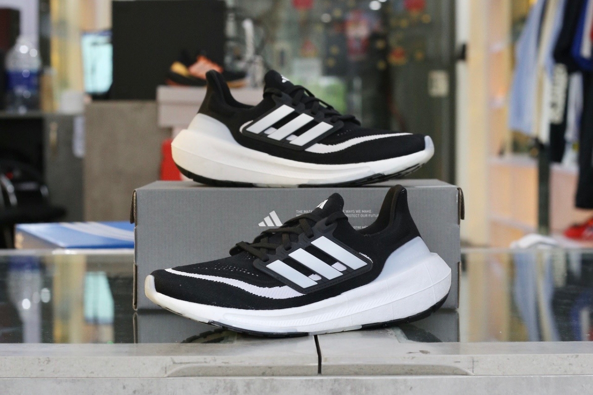 Giày Adidas Ultraboost Light