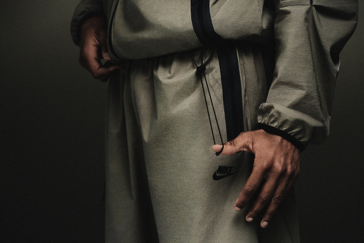 Thiết kế quần Nike Tech Woven Suit