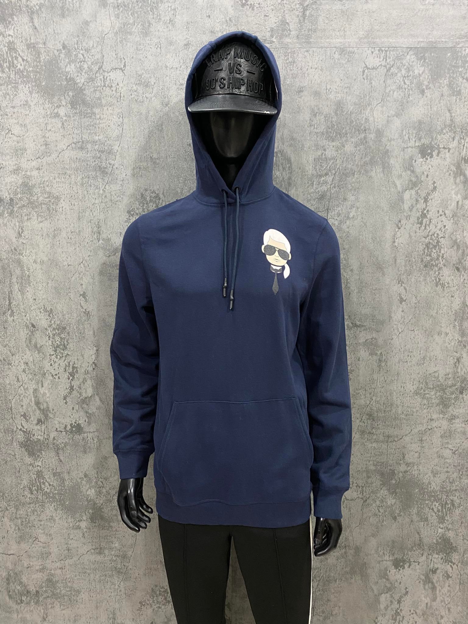 ao-hoodie-karl-lagerfeld-paris-men-s-logo-small-head-hoodie-navy-hk451-02-hang-c