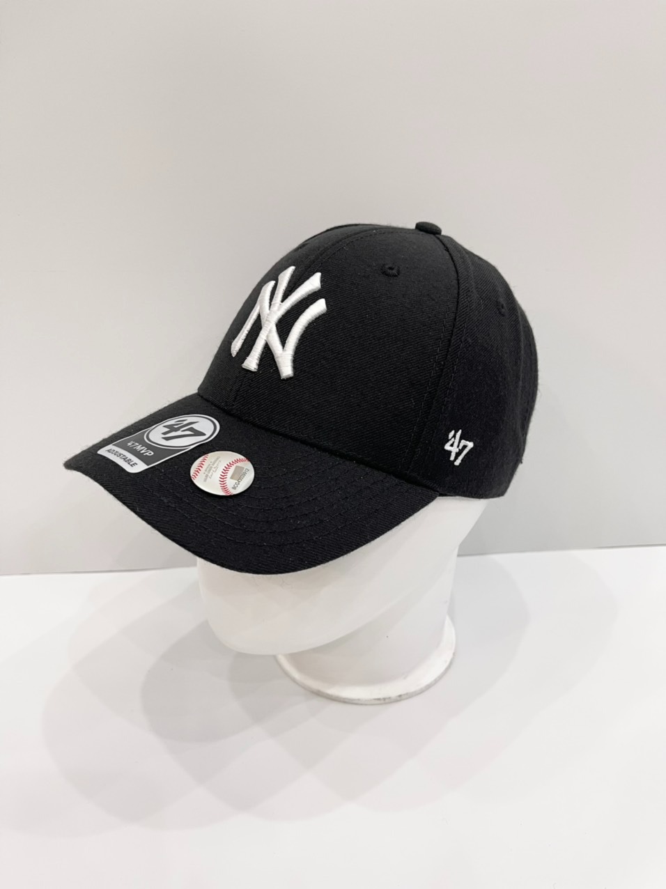 mu-thoi-trang-mlb-47-new-york-yankees-black-white-mlb-004-hang-chinh-hang