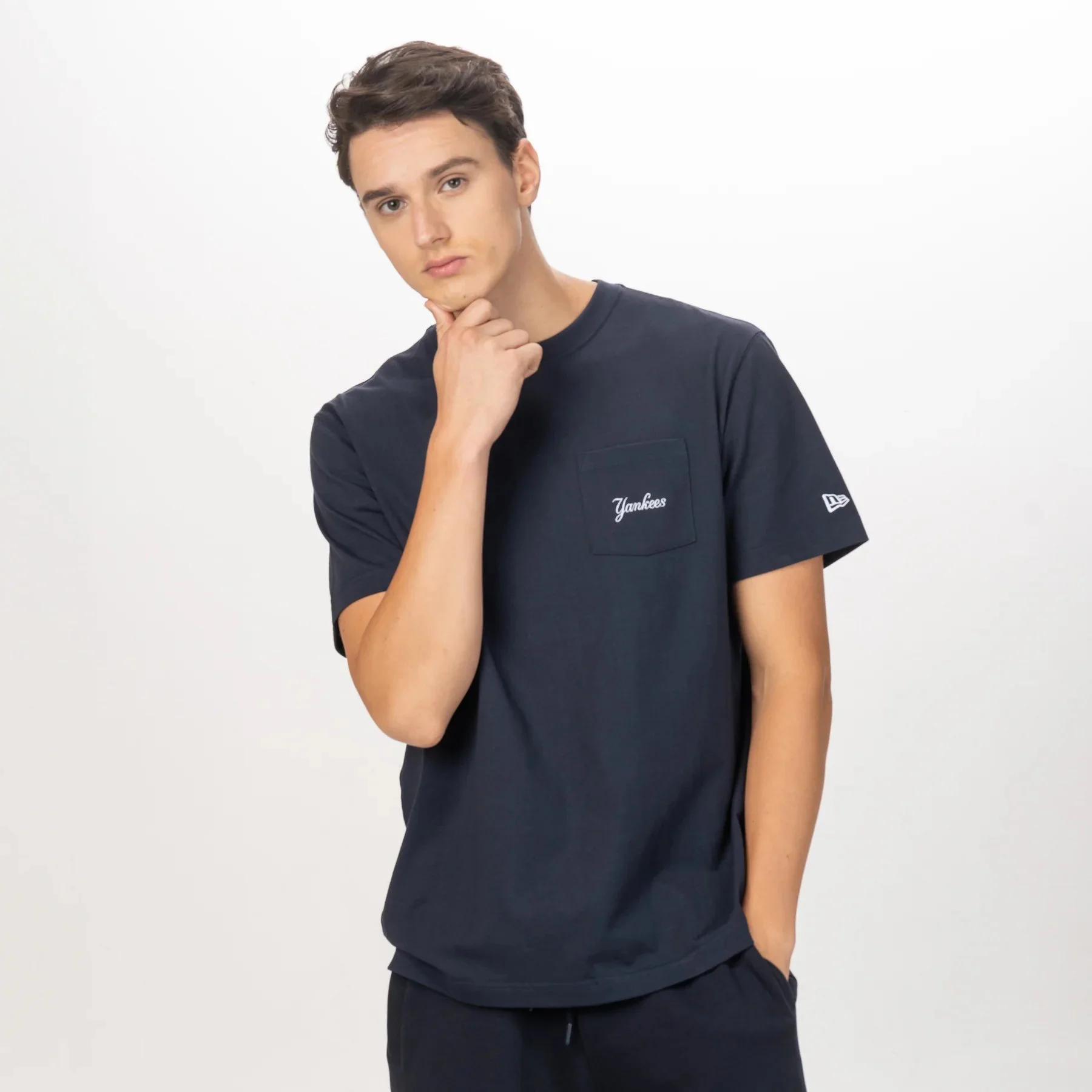 ao-thoi-trang-nam-nu-new-new-york-yankees-animal-paisley-navy-13774277-hang-chin