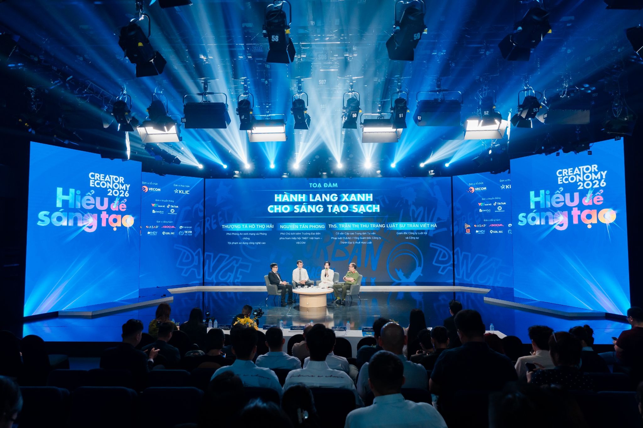 “CREATOR ECONOMY 2026 - HIỂU ĐỂ SÁNG TẠO”: CƠ QUAN QUẢN LÝ, NỀN TẢNG VÀ CÁC CHUYÊN GIA ĐỒNG LOẠT HIẾN KẾ GIẢI PHÁP SÁNG TẠO SẠCH TRƯỚC GIỜ G