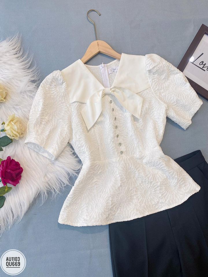 Áo cổ nơ phối tay bồng dáng peplum