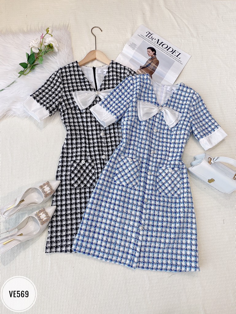 Váy cổ tim, nơ ngực phối, nẹp đính cúc