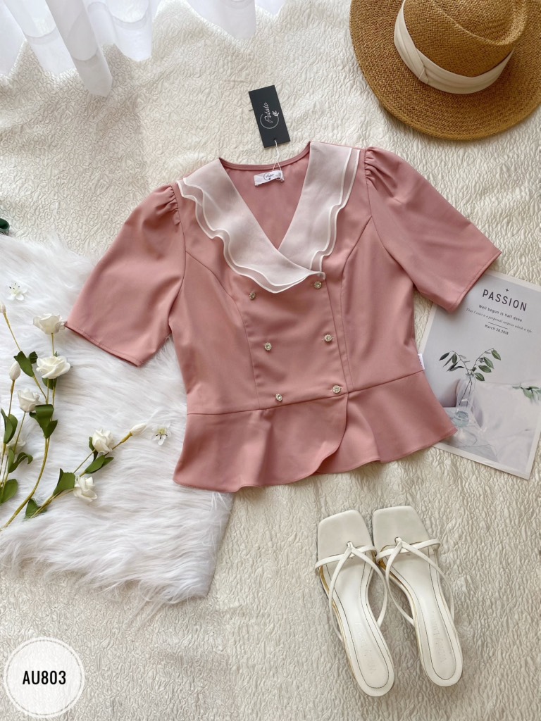 Áo cổ tim hai hàng cúc dáng Peplum