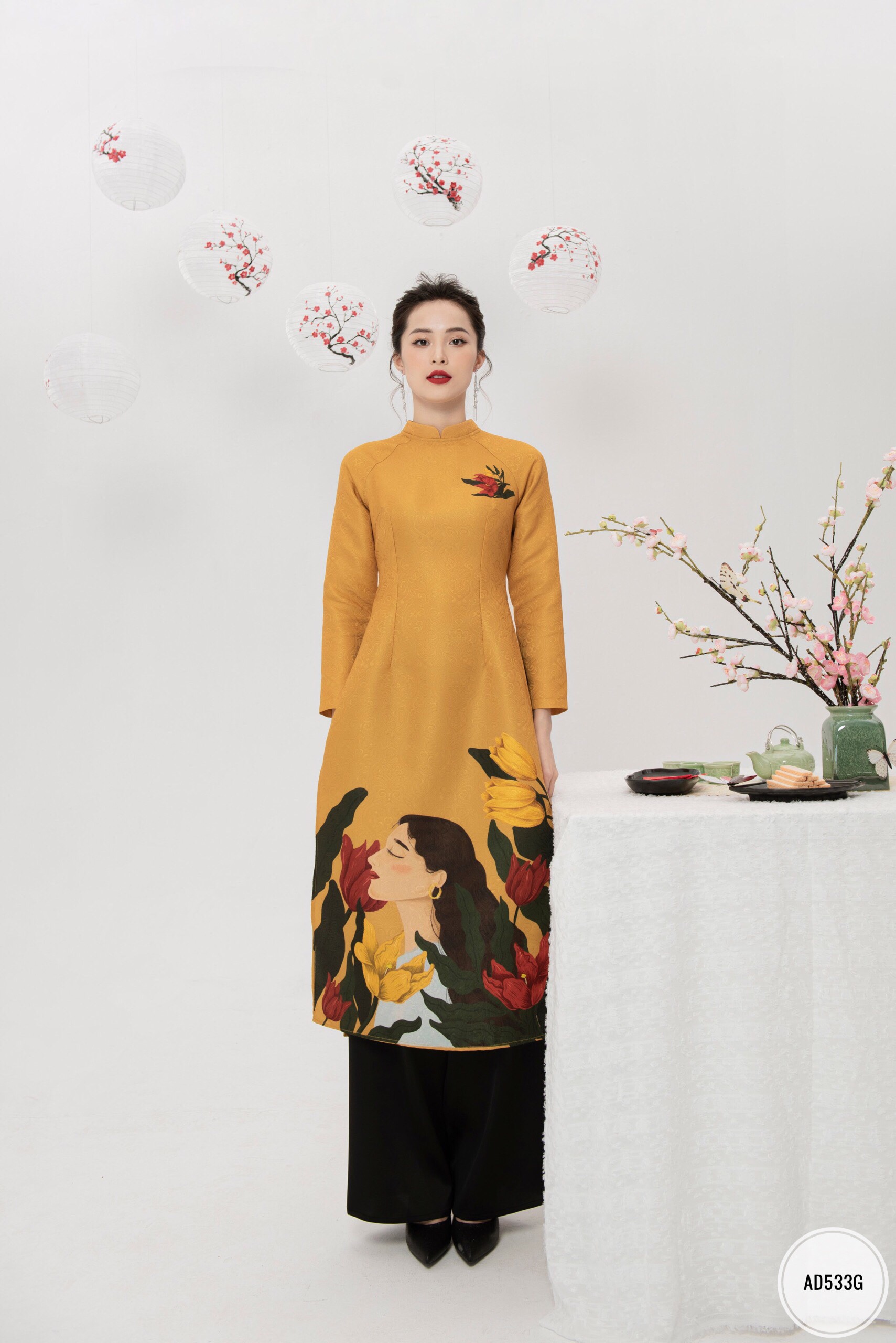 Sét áo dài in hình cô gái và hoa tuy líp vải gấm