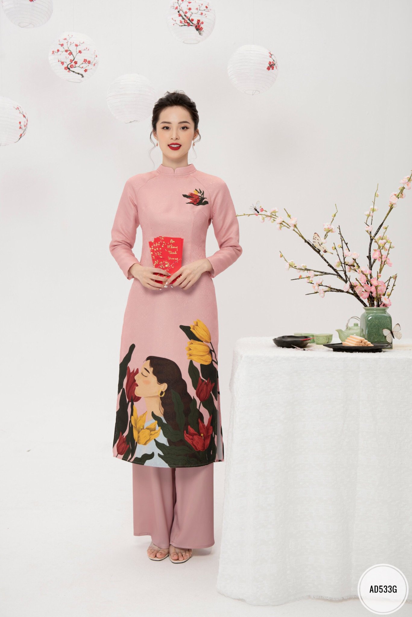 Sét áo dài in hình cô gái và hoa tuy líp vải gấm