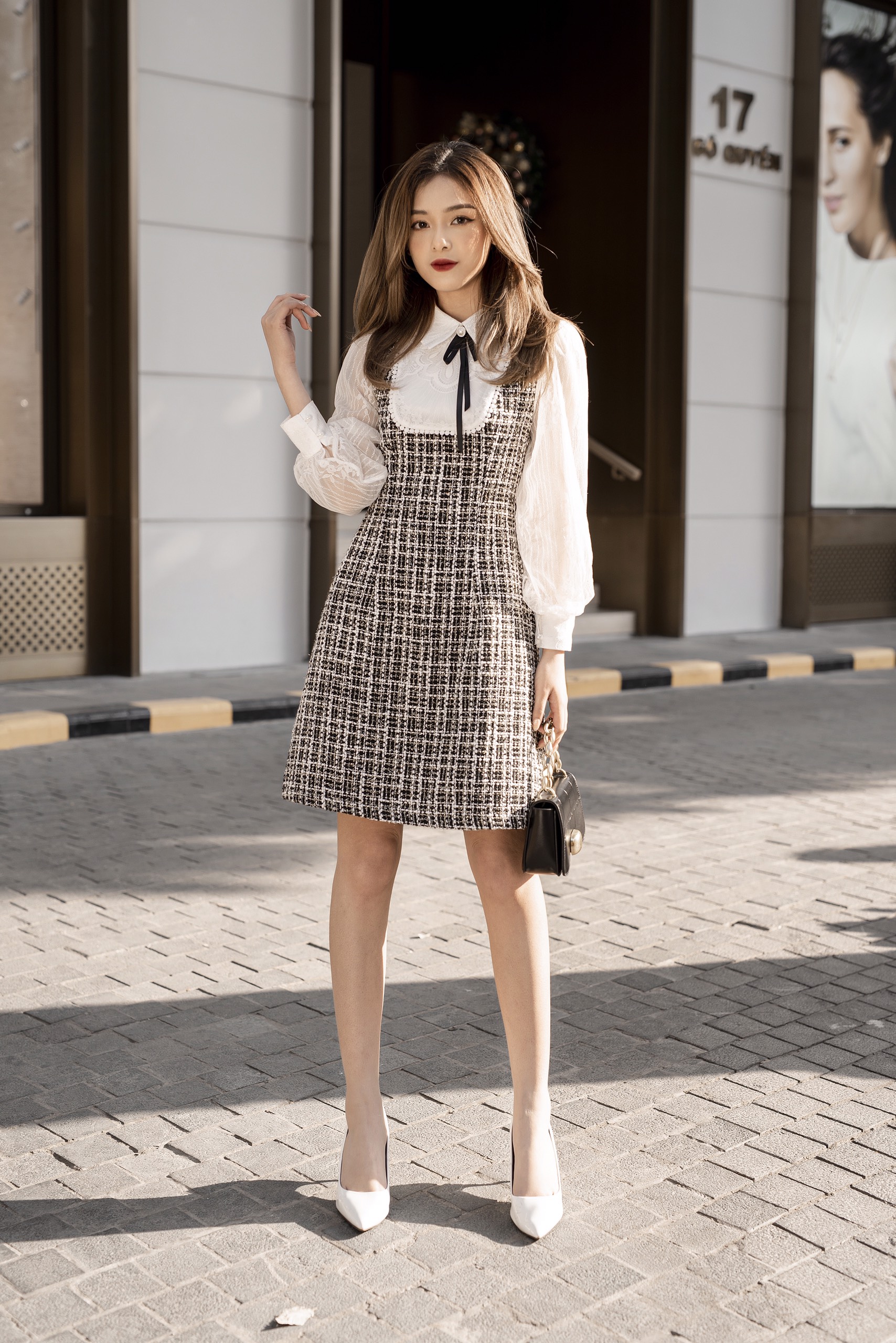 Váy cổ đức phối ren