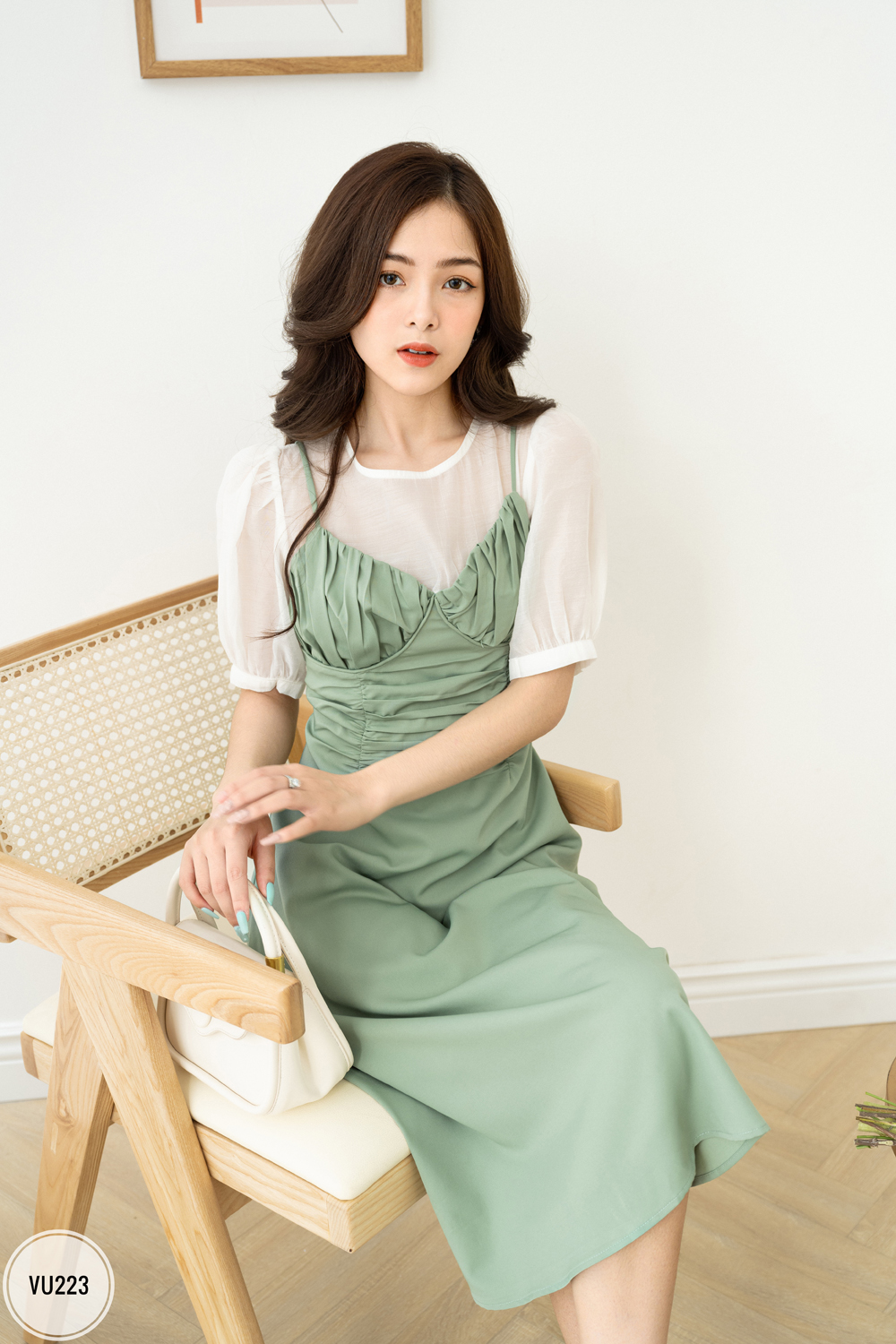 Váy hai dây nhún ngực eo phối áo tơ
