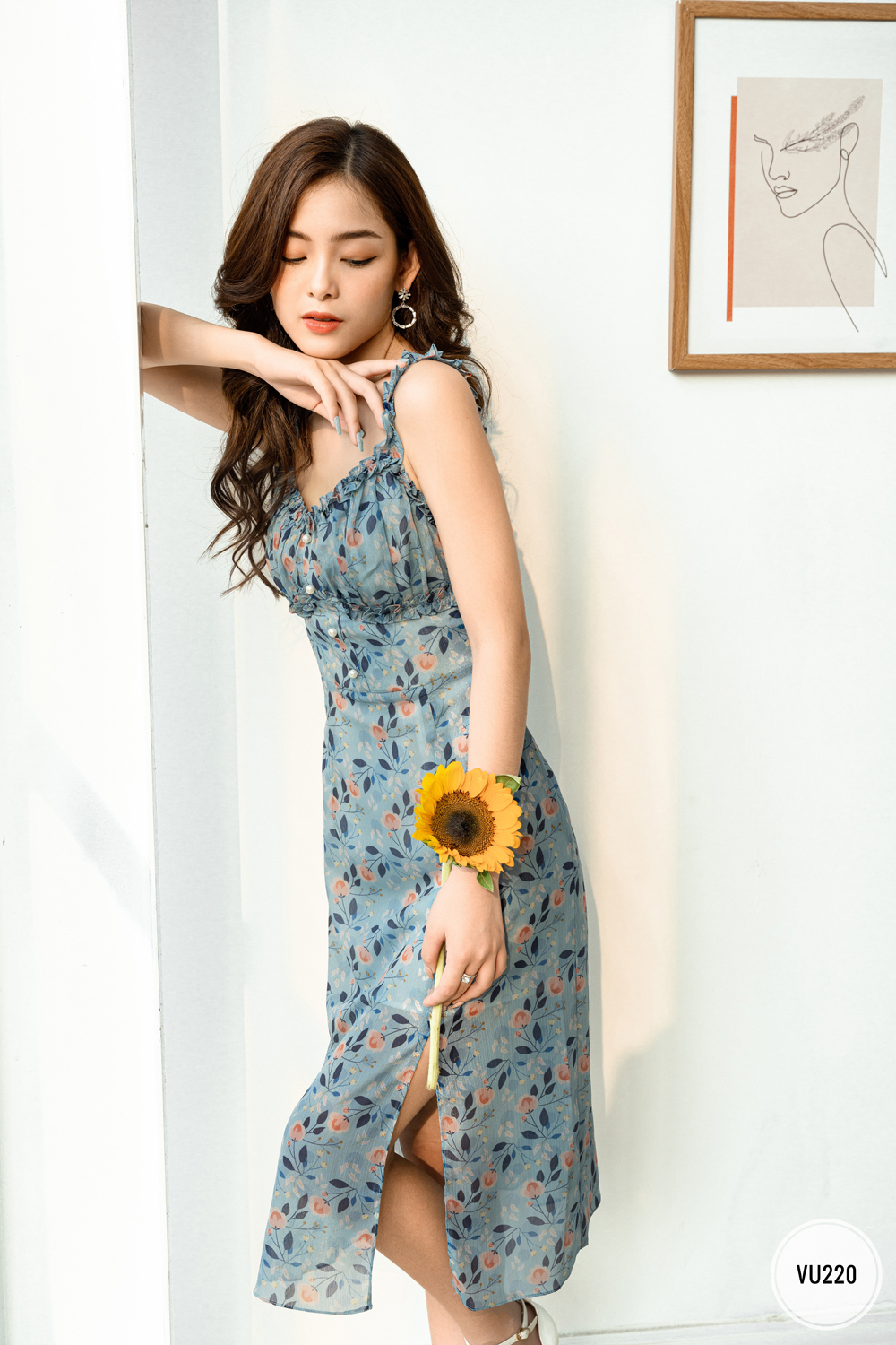 Váy hai dây bèo ngực chân bổ mảnh xòe trước