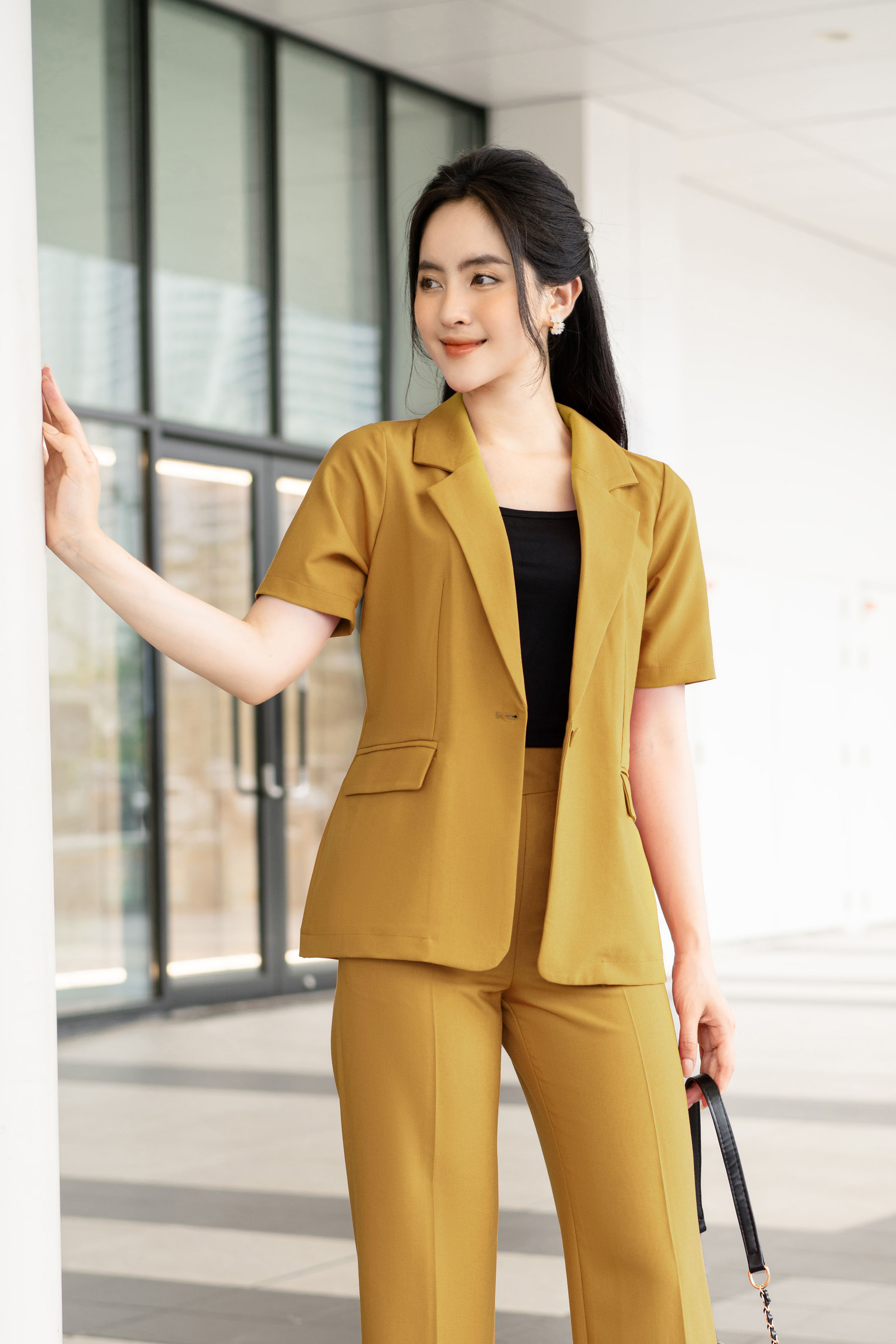 Áo Blazer một lớp cổ K, tay cộc