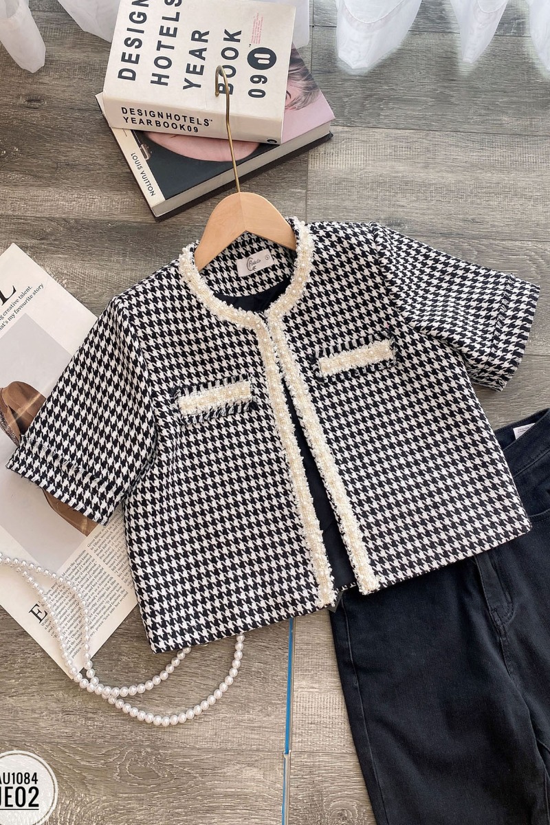 Áo tweed cổ tròn dáng suông ngắn rút rua cài cúc