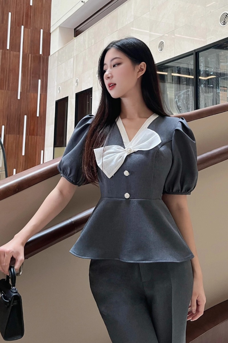 Áo cổ tim nơ ngực dáng peplum