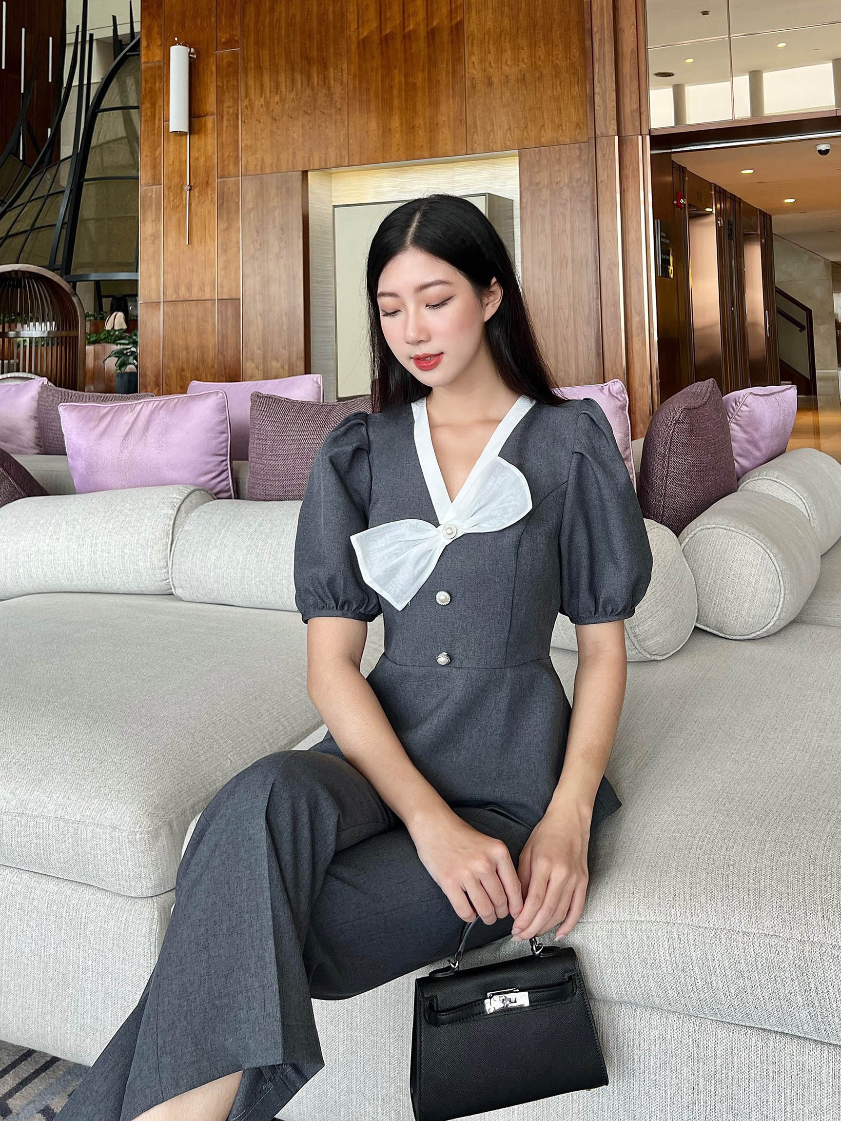 Áo cổ tim nơ ngực dáng peplum