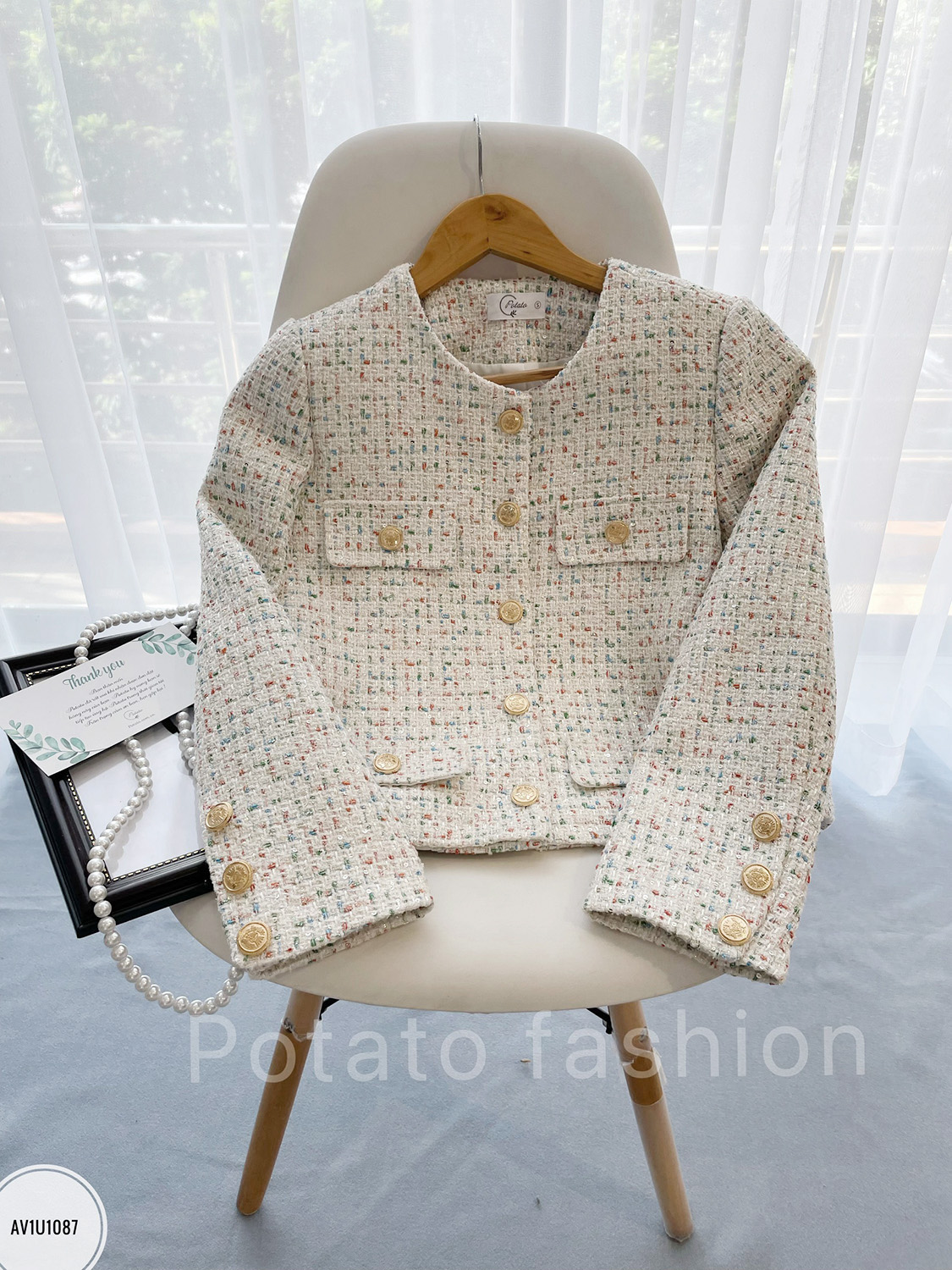 Áo tweed cổ tròn dáng ngắn, 4 nắp túi