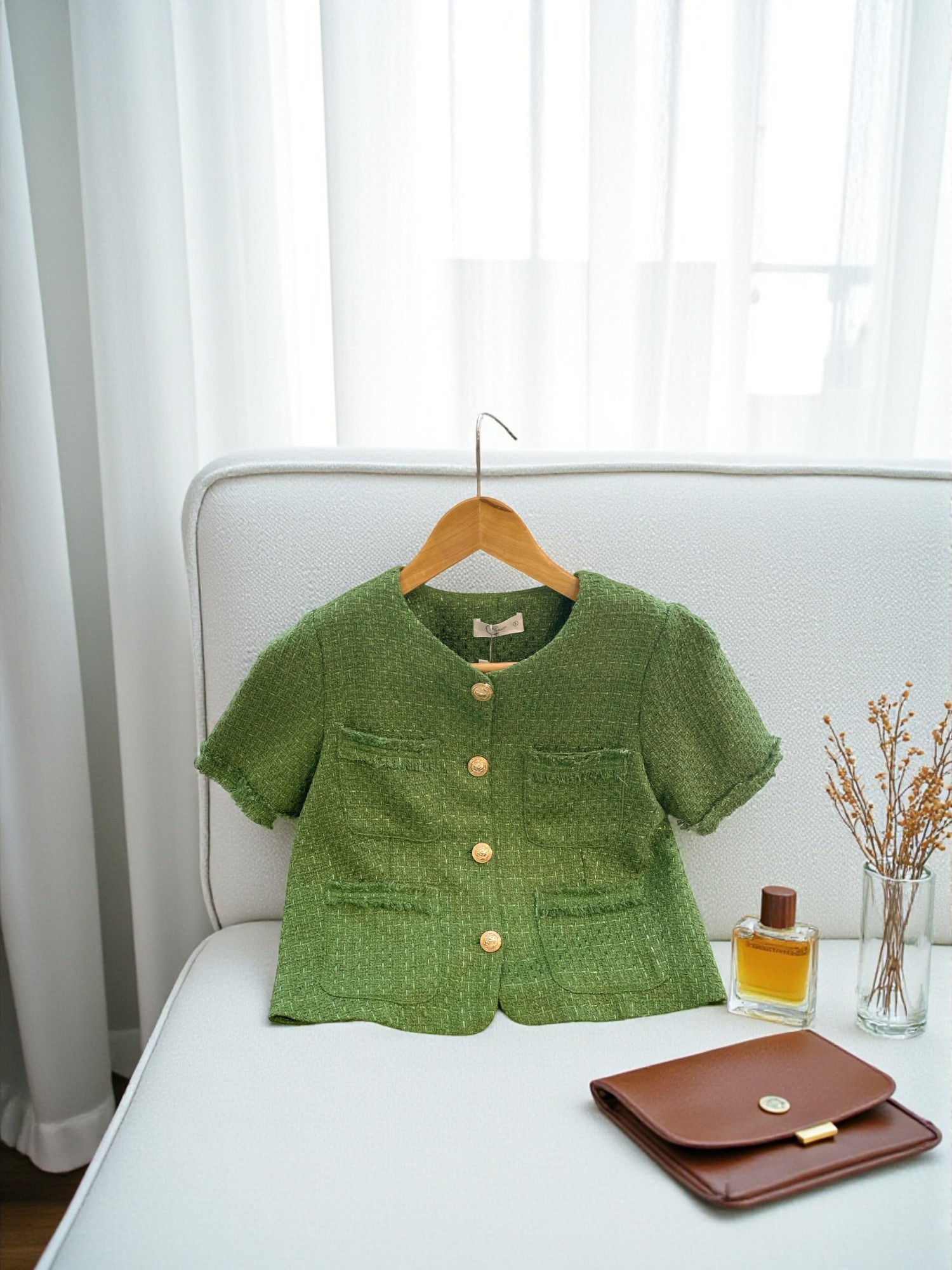 Áo tweed cổ tròn cài cúc túi ốp ngực rút tua