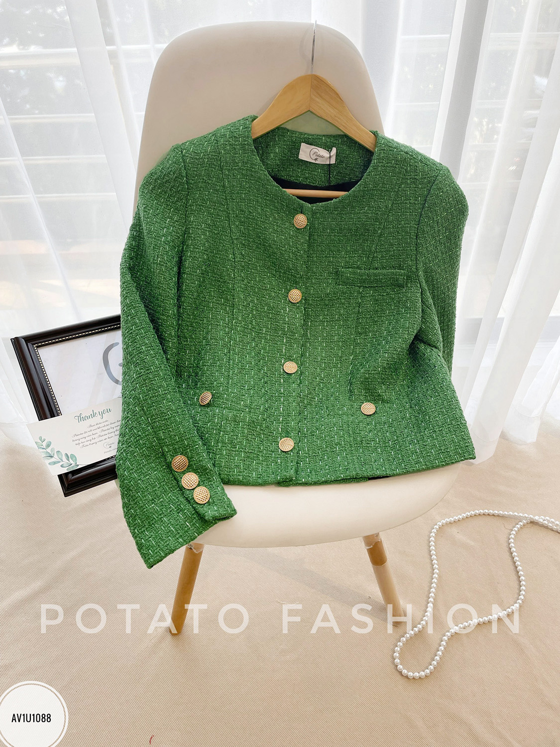 Áo tweed cổ tròn cài cúc túi cơi thân bổ mảnh