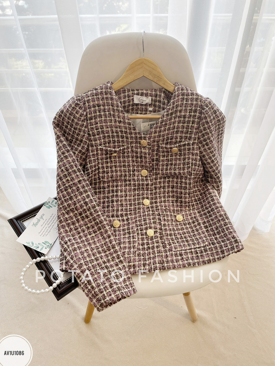 Áo tweed cổ tim cài cúc tay bồng túi ốp