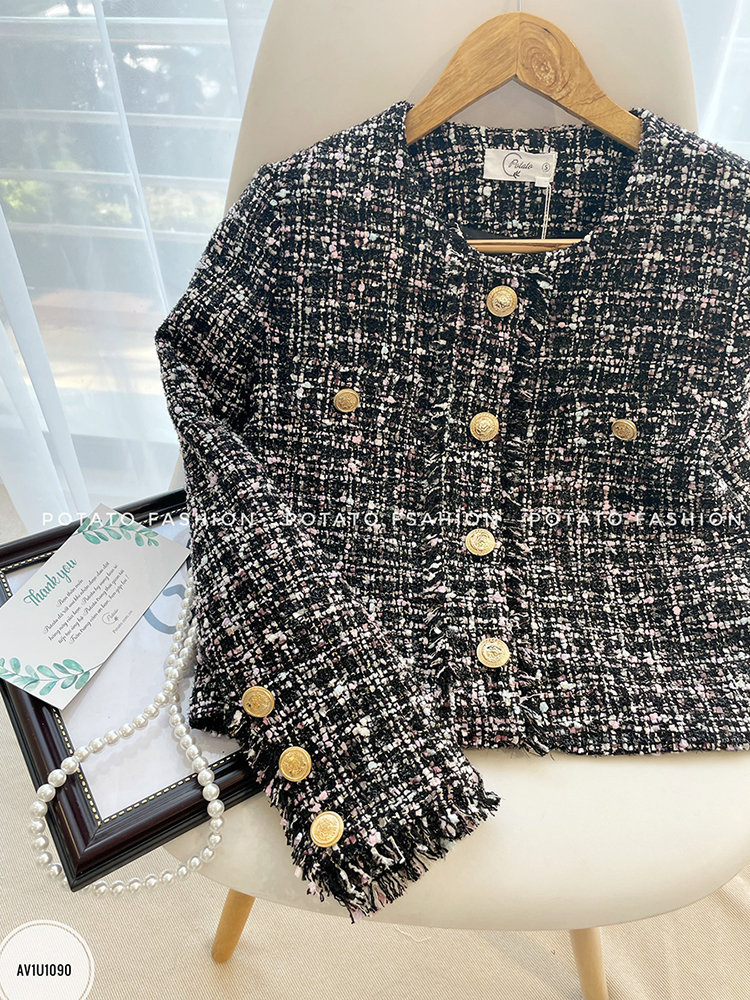 Áo tweed cổ tròn nẹp rút rua, nắp túi trước