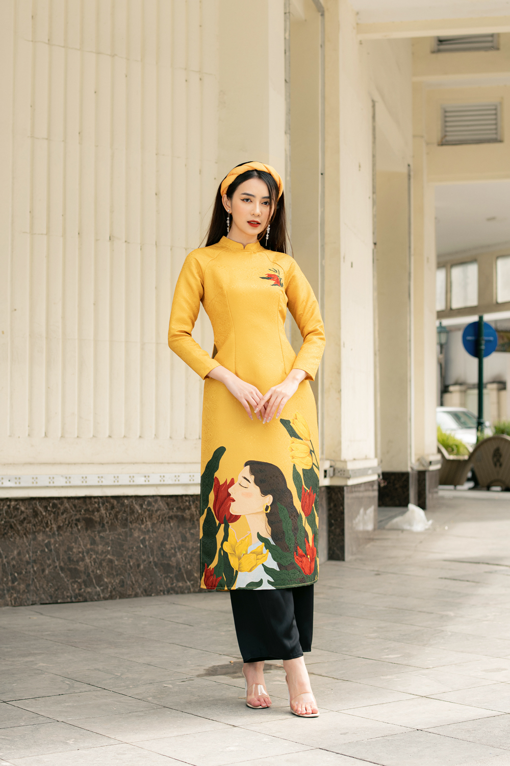 Sét áo dài in hình cô gái và hoa tuy líp vải gấm