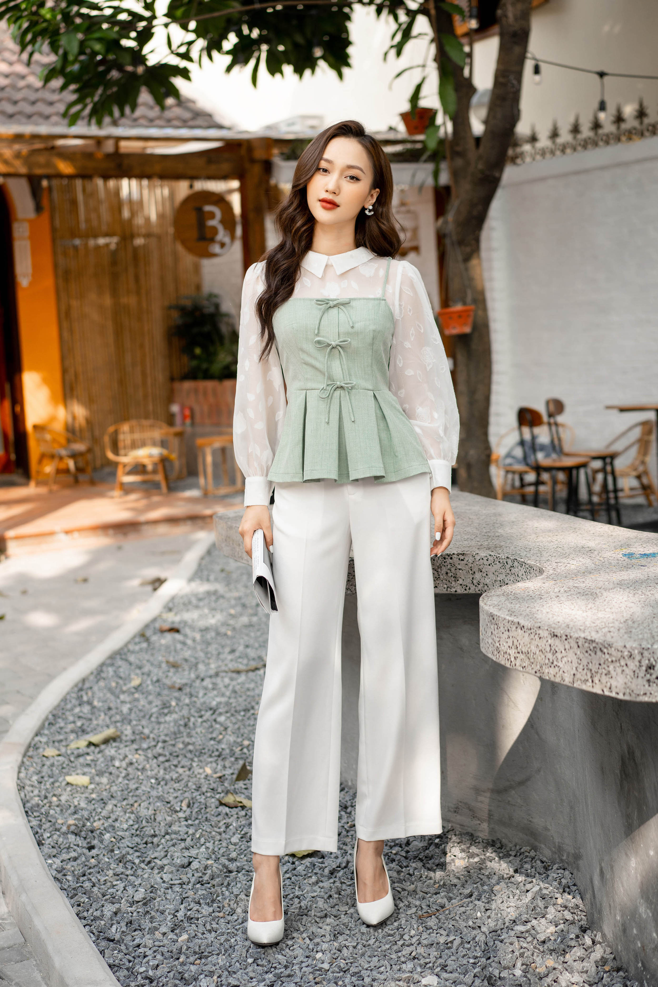 Áo hai dây dáng peplum đính nơ, phối sơ mi dài tay