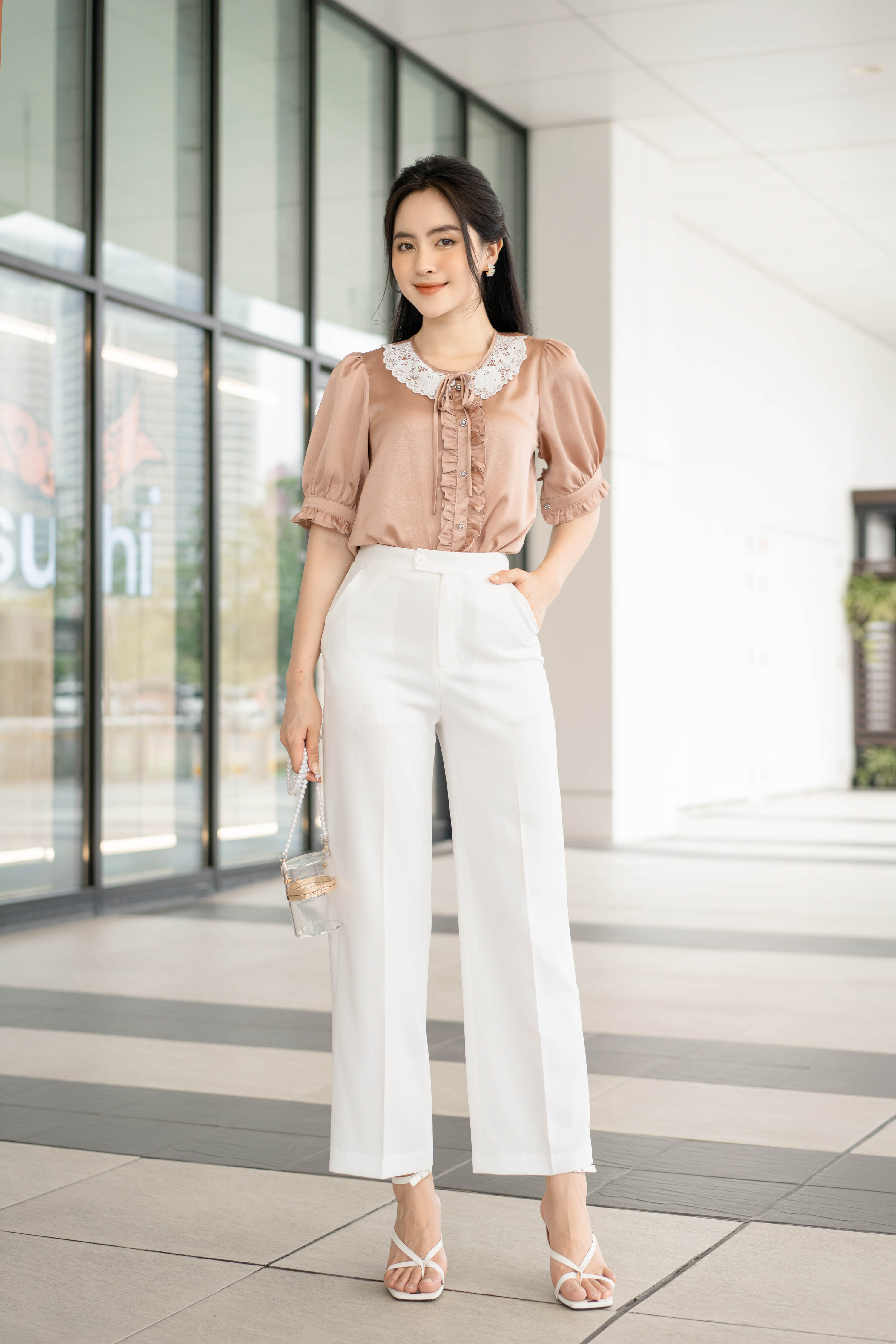 Áo cổ thắt nơ, lá cổ ren bèo nẹp