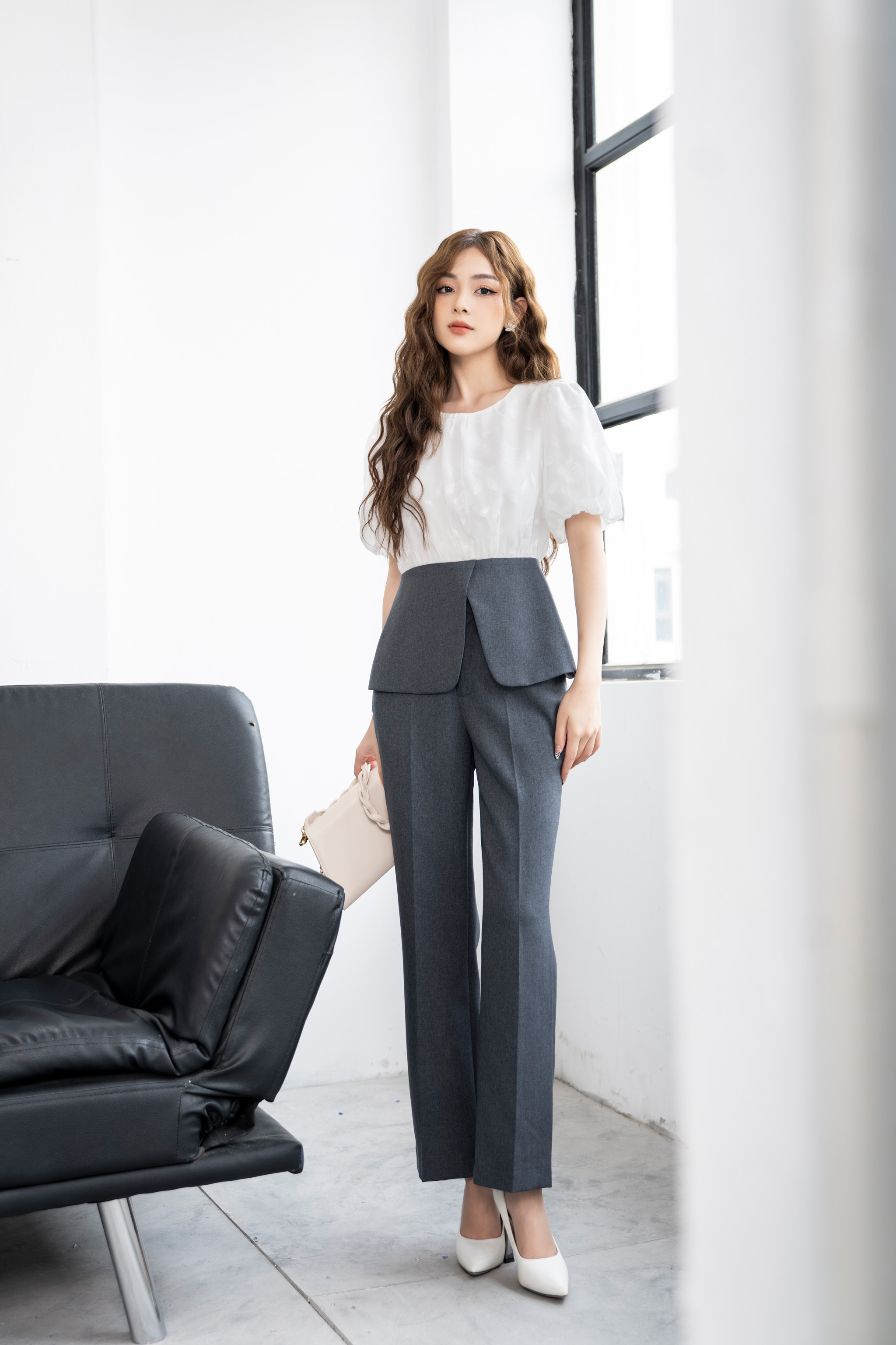 Áo cổ tròn nhún eo, vạt chéo
