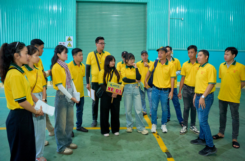 thuê Hướng dẫn viên
