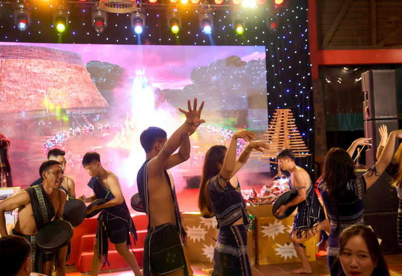 Gala kết hợp cồng chiêng tây nguyên