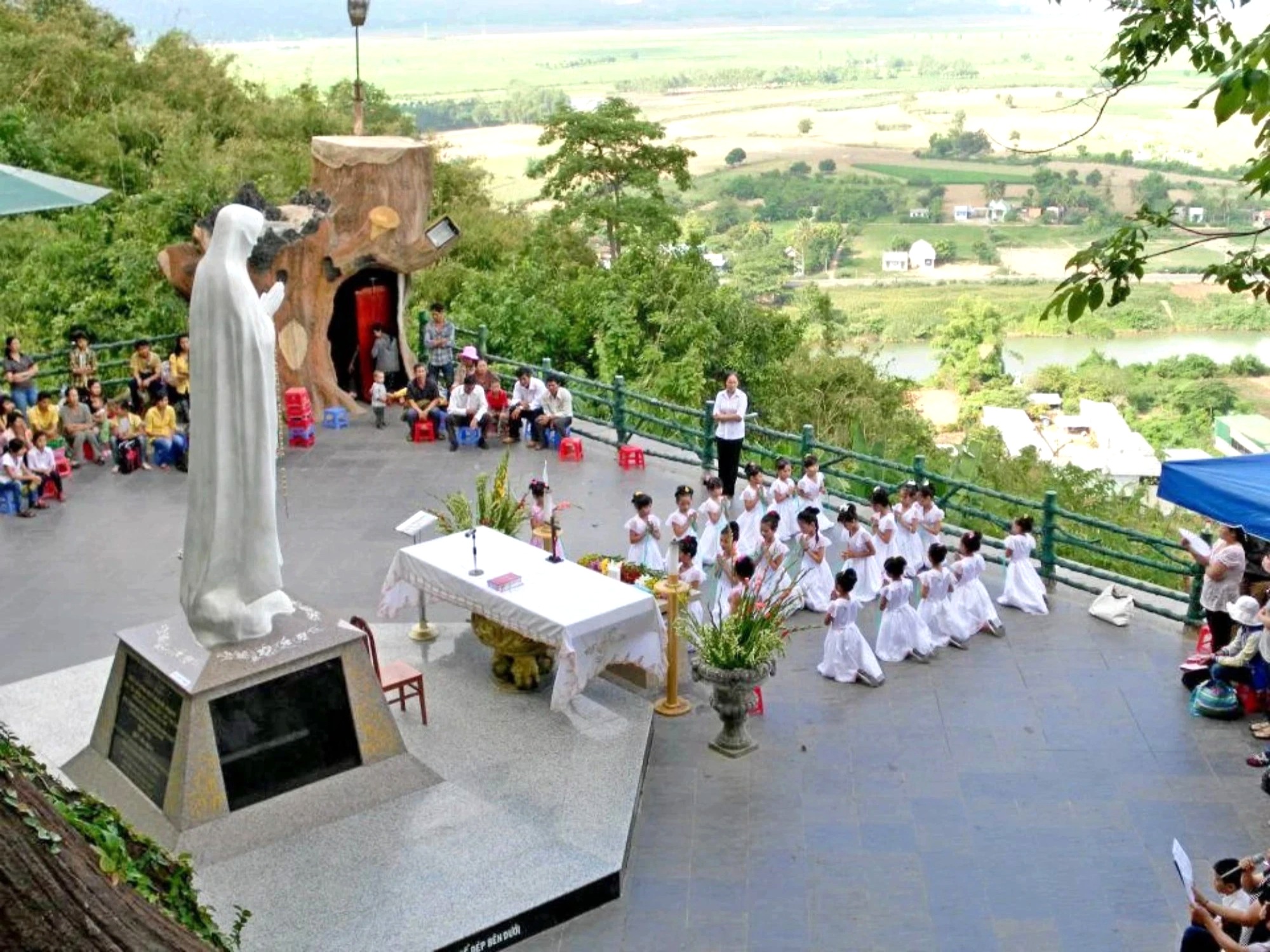 tour hành hương đức mẹ Tà Pao