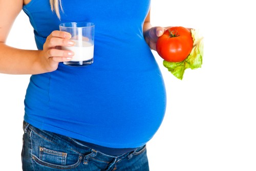 Dinh dưỡng cho bà bầu và những hiểu lầm tai hại