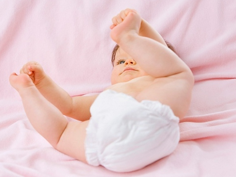 Thay tã cho bé ở nơi công cộng