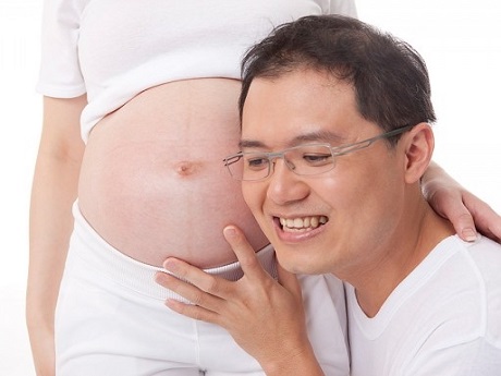 Trò chuyện cùng con từ trong bụng mẹ