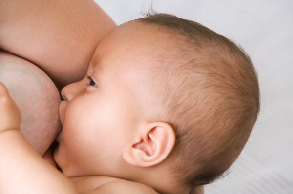 Cho con bú và 9 điều khiến bạn thích thú
