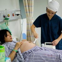 Sự thật về đẻ mổ khiến mẹ 
