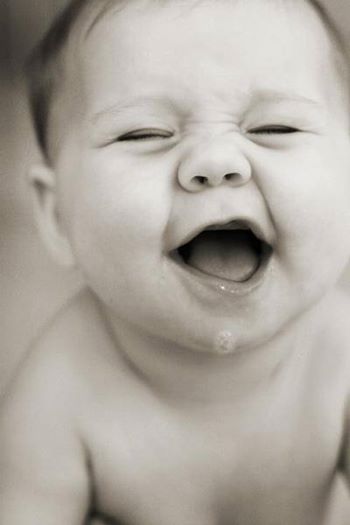 KHÔNG NÊN CHO TRẺ UỐNG QUÁ NHIỀU SỮA MỖI NGÀY