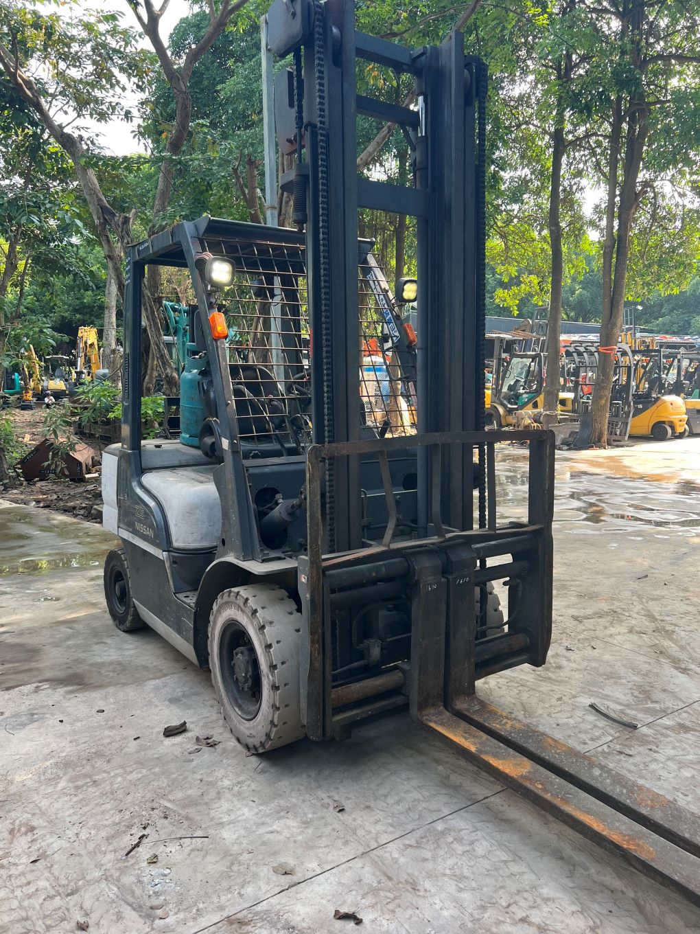 Xe nâng xăng Nissan UL02A25W-000231