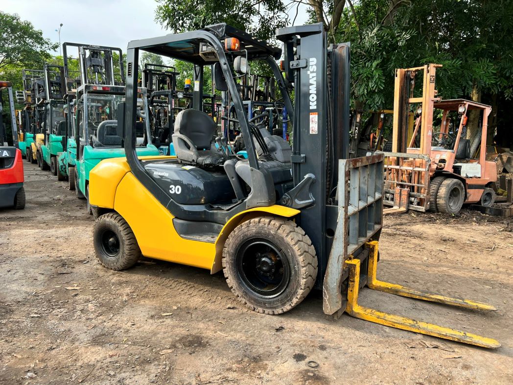 Xe nâng 3 tấn số sàn gật gù Koamtsu FD30C-17-320929