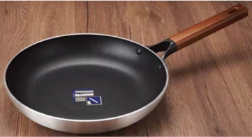 Chảo chống dính tay cầm vuông bằng gỗ JN