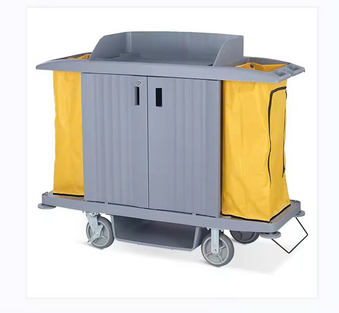 Xe dọn phòng có cửa