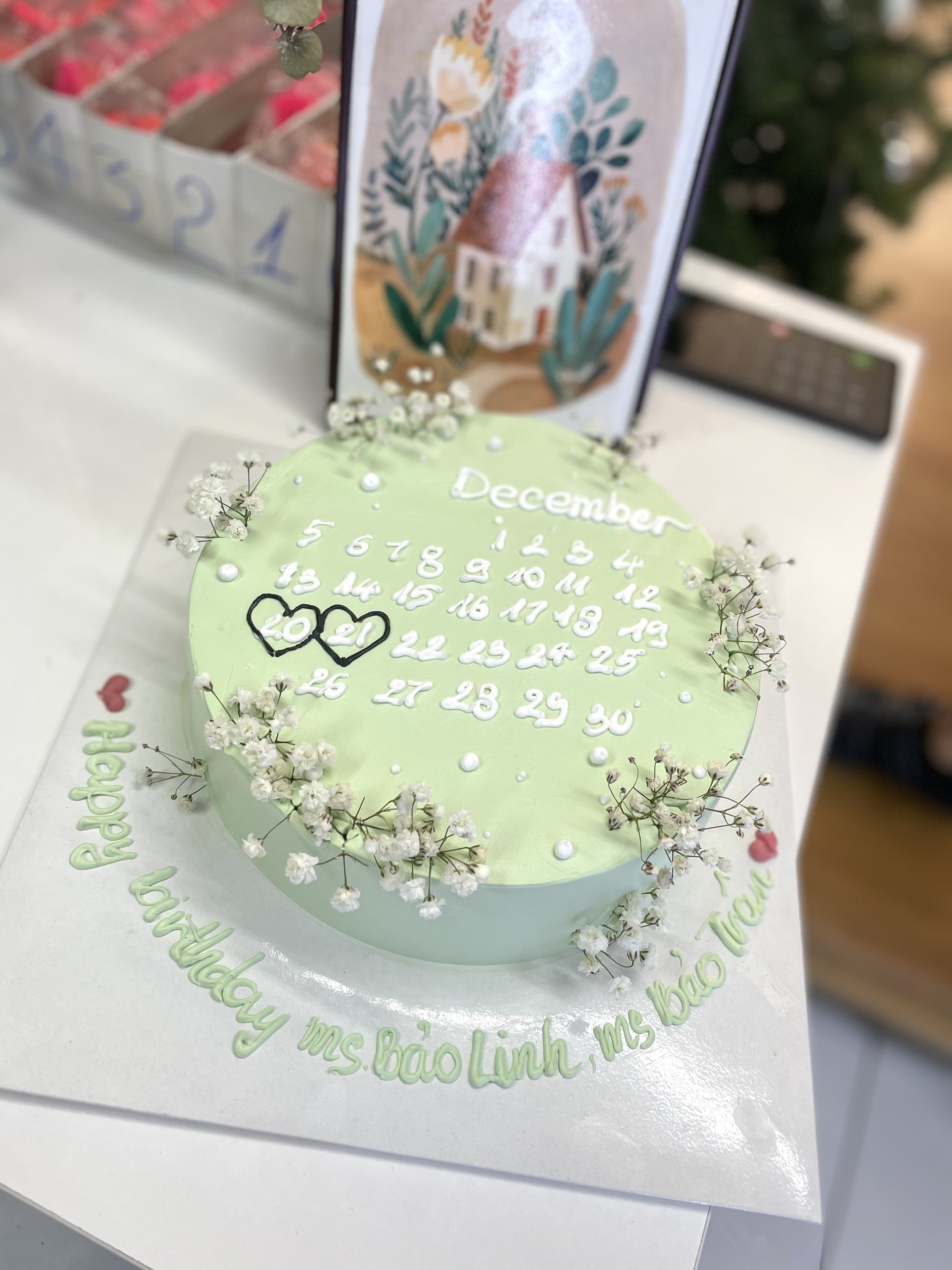 Hãy để chúng tôi giúp bạn tìm kiếm bánh sinh nhật độc đáo cho bạn gái của mình. Với những mẫu bánh đầy sáng tạo và độc đáo, chúng tôi hy vọng sẽ mang lại cho bạn những trải nghiệm tuyệt vời nhất cùng người yêu của mình.